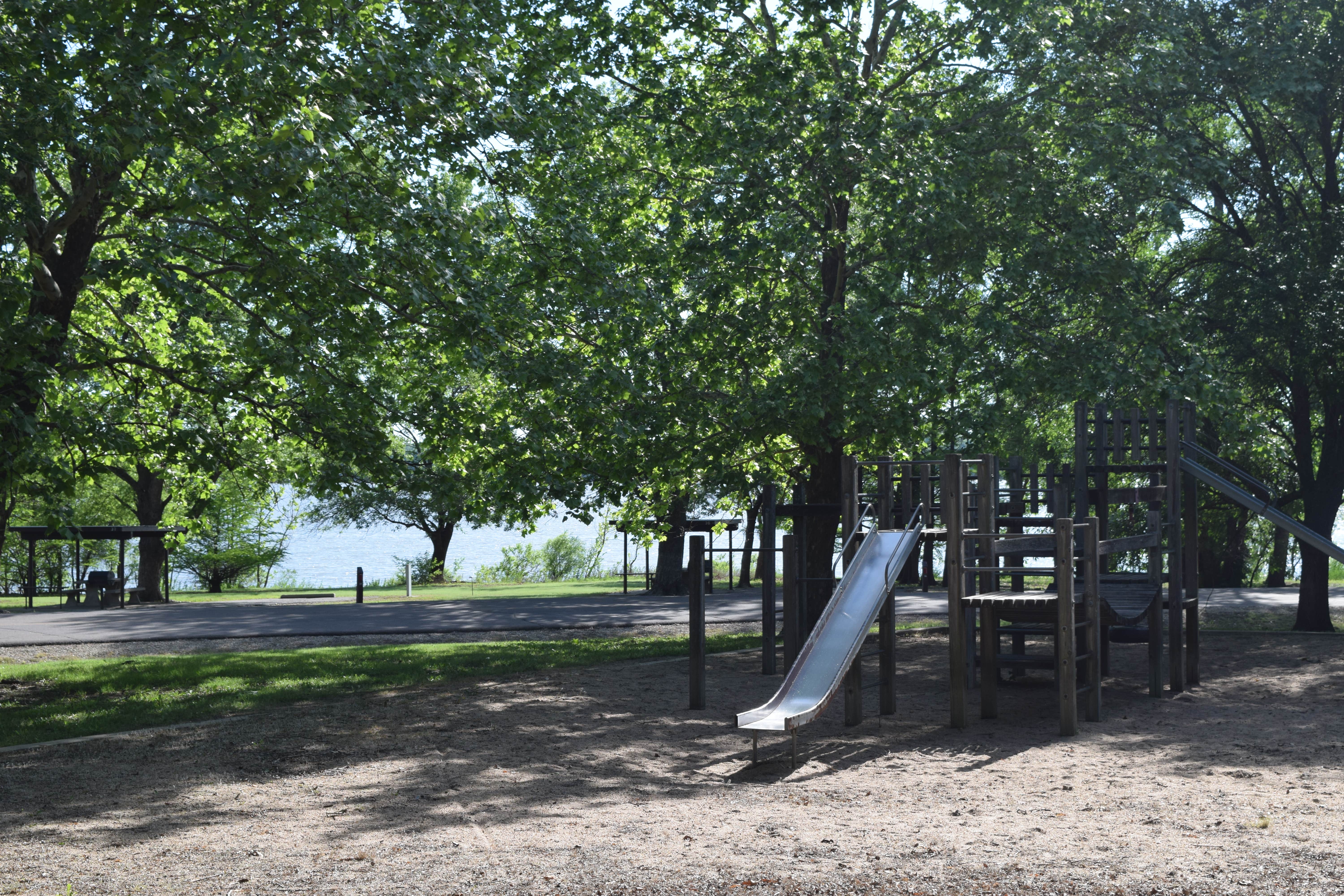 Camping near Basecamp Flint Hills: Richey Cove South, Council Grove, Kansas