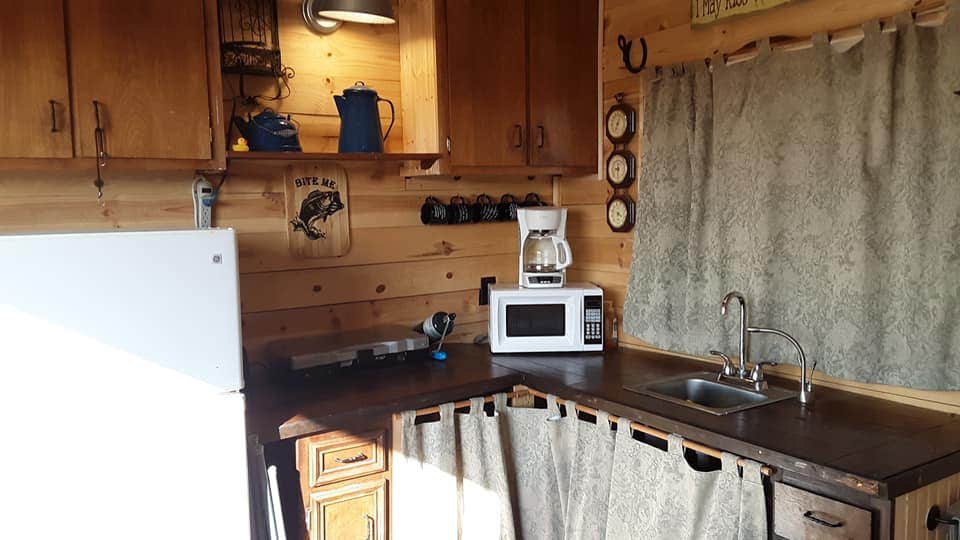 Camping near Upper Buck Creek: Christmas Valley Base Camp, Silver Lake, Oregon