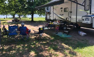 Camping near Boulder Bluff Area — El Dorado State Park: Harvey County East Park, Walton, Kansas
