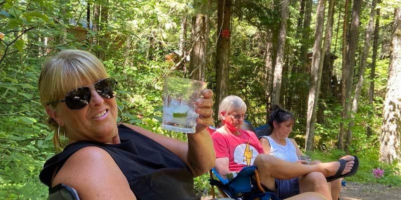 Camper submitted image from Holiday Farm RV Park