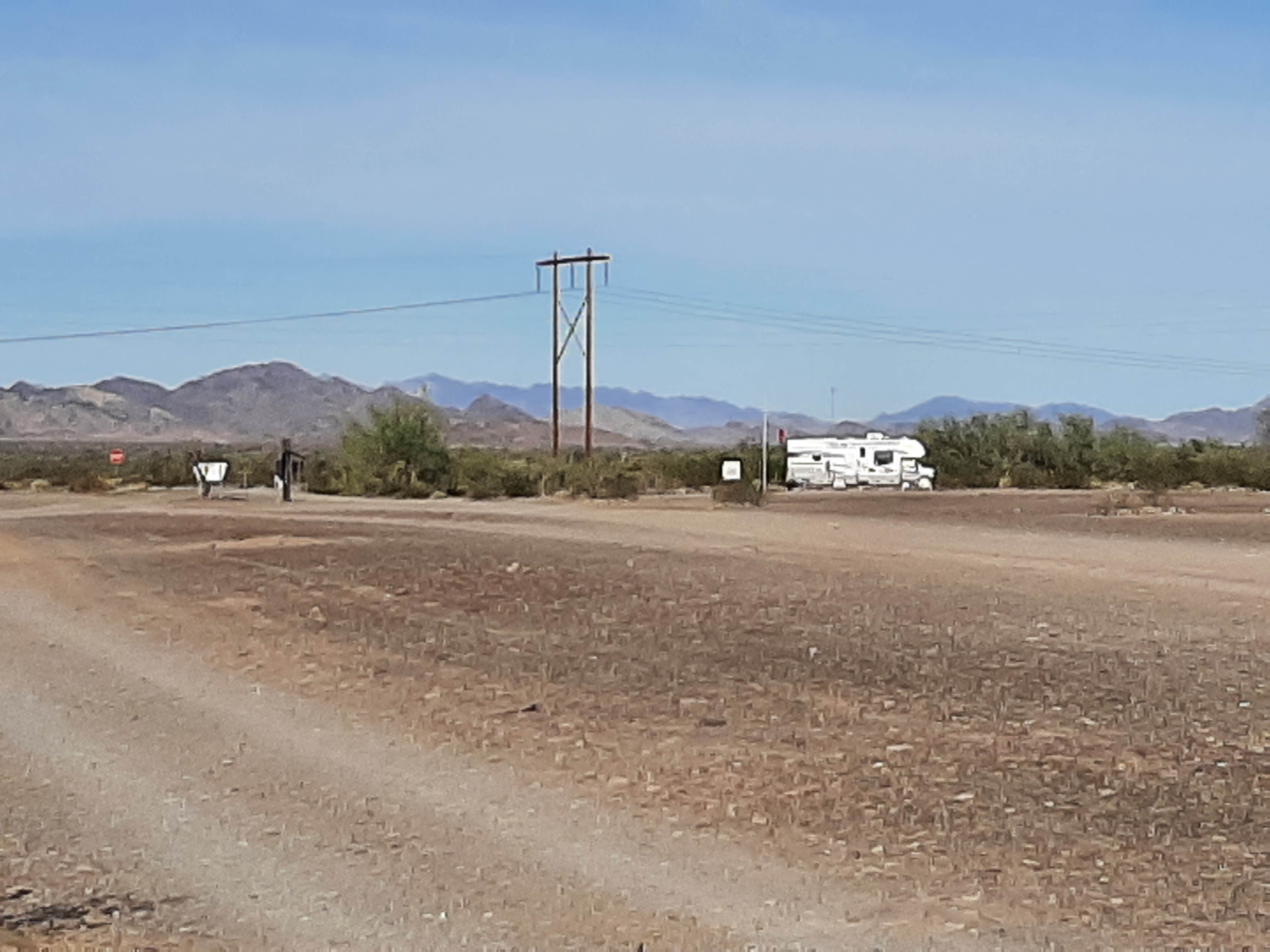 Camping near Bouse Community Park: Plomosa Road, Quartzsite, Arizona