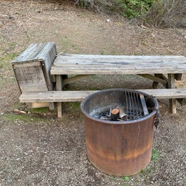 Nice fire pits and grills throughout