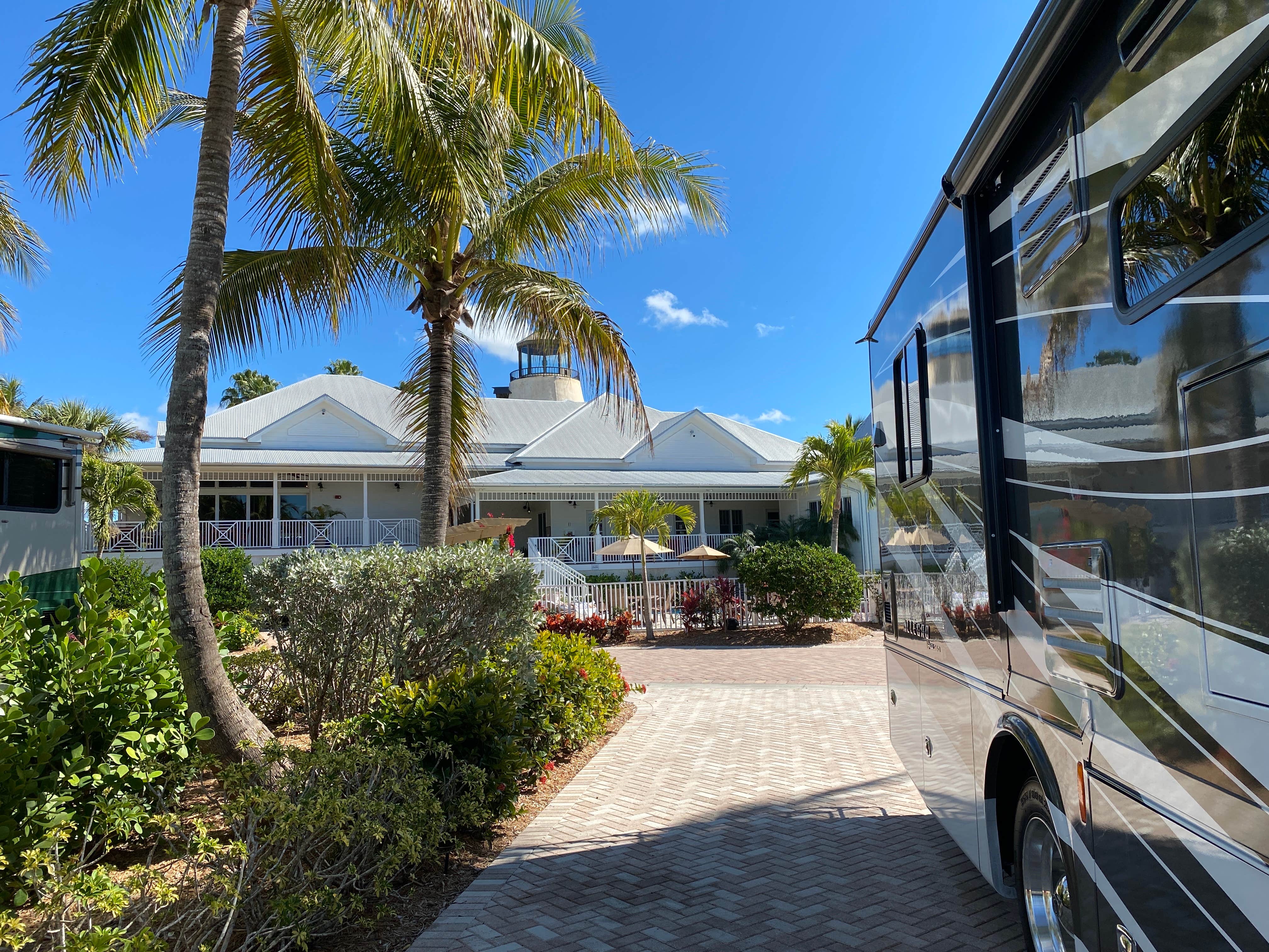 Camper submitted image from Everglades Isle Motorcoach Retreat - 3