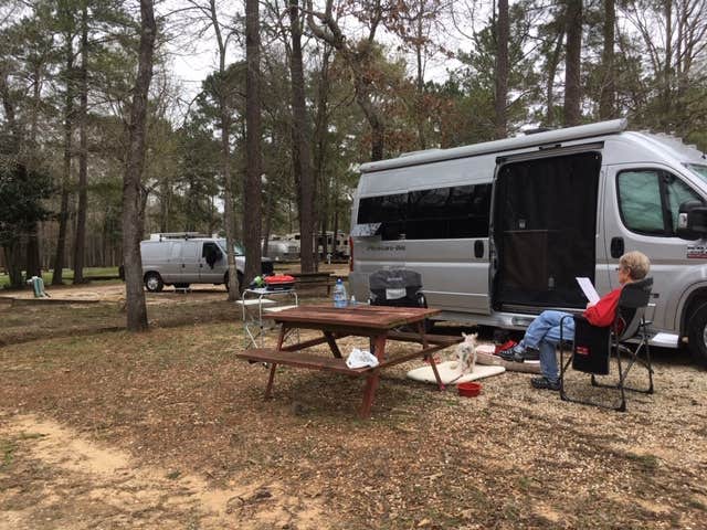 Camping near Magnolia Lake RV Park: Rainbow's End RV Park, Livingston, Texas
