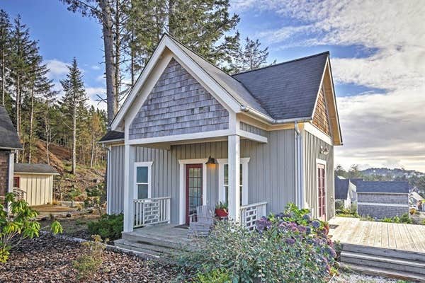 Camping near Devil’s Lake State Recreation Area Campground: By-the-Wind Sailor, Lincoln City, Oregon