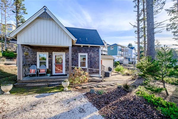 Camping near Devil’s Lake State Recreation Area Campground: Swell Life Camp Cabin, Lincoln City, Oregon