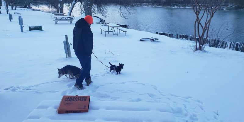 Camper submitted image from River Shade RV Park