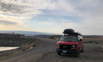 Camping near Frenchman Coulee Backcountry Campsites: Burke Lake South, Quincy, Washington