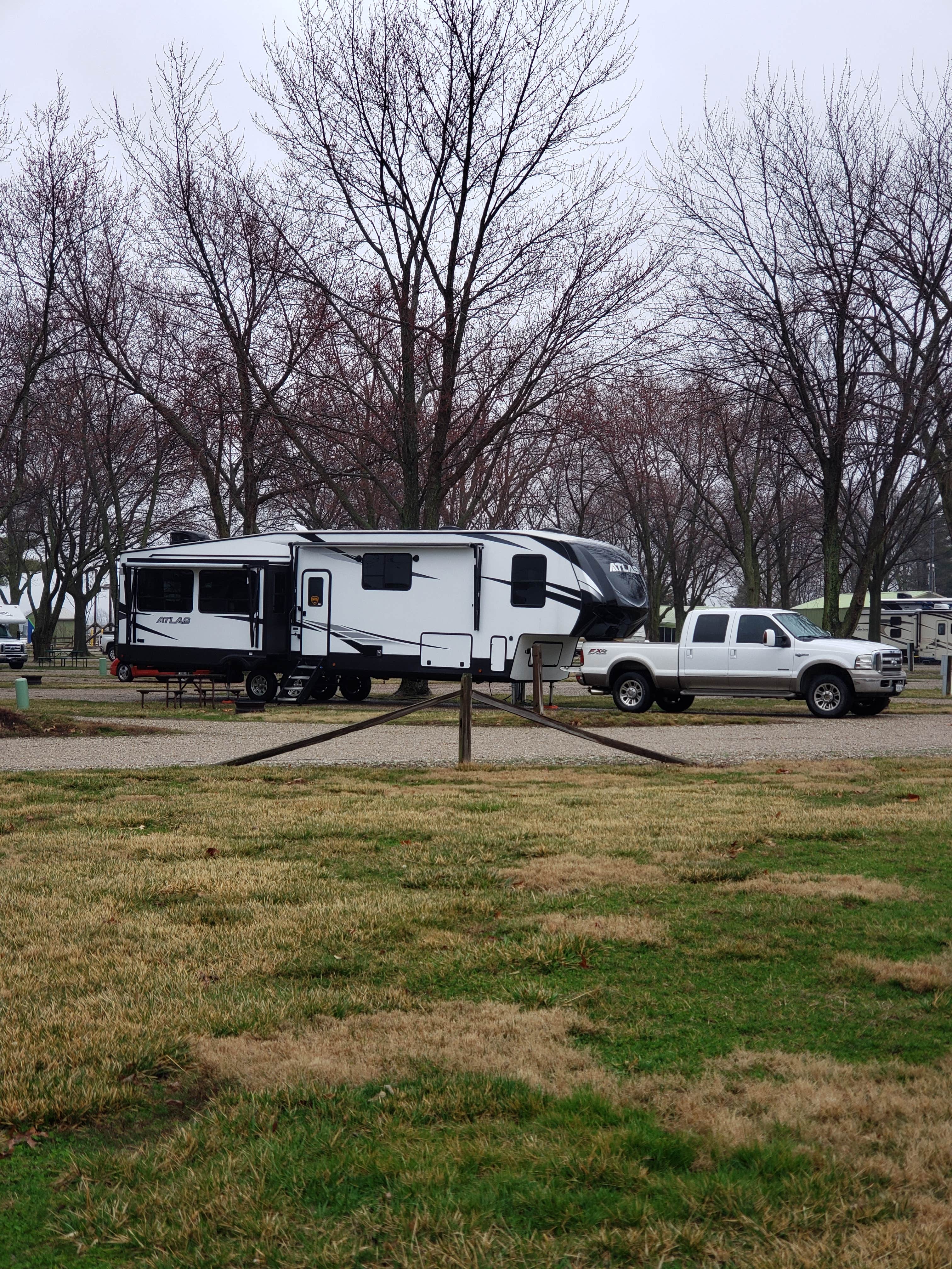 Camping near Kamper Kompanion RV Park: Lake Taylorville City Campground, Taylorville, Illinois