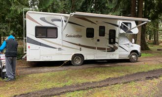 Camping near Aldered Estates: Hudson-Parcher Park, Rainier, Oregon