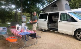 Camping near Bloomington East - Clinton Lake: Lake Shawnee County Campground, Topeka, Kansas