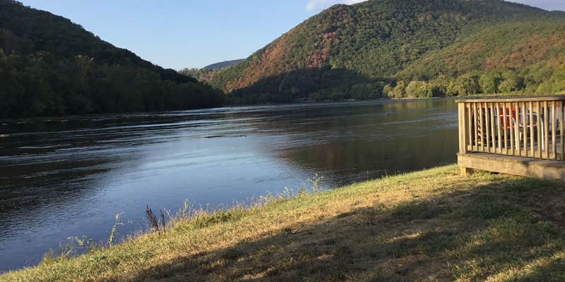 Camper submitted image from New River Junction Campground