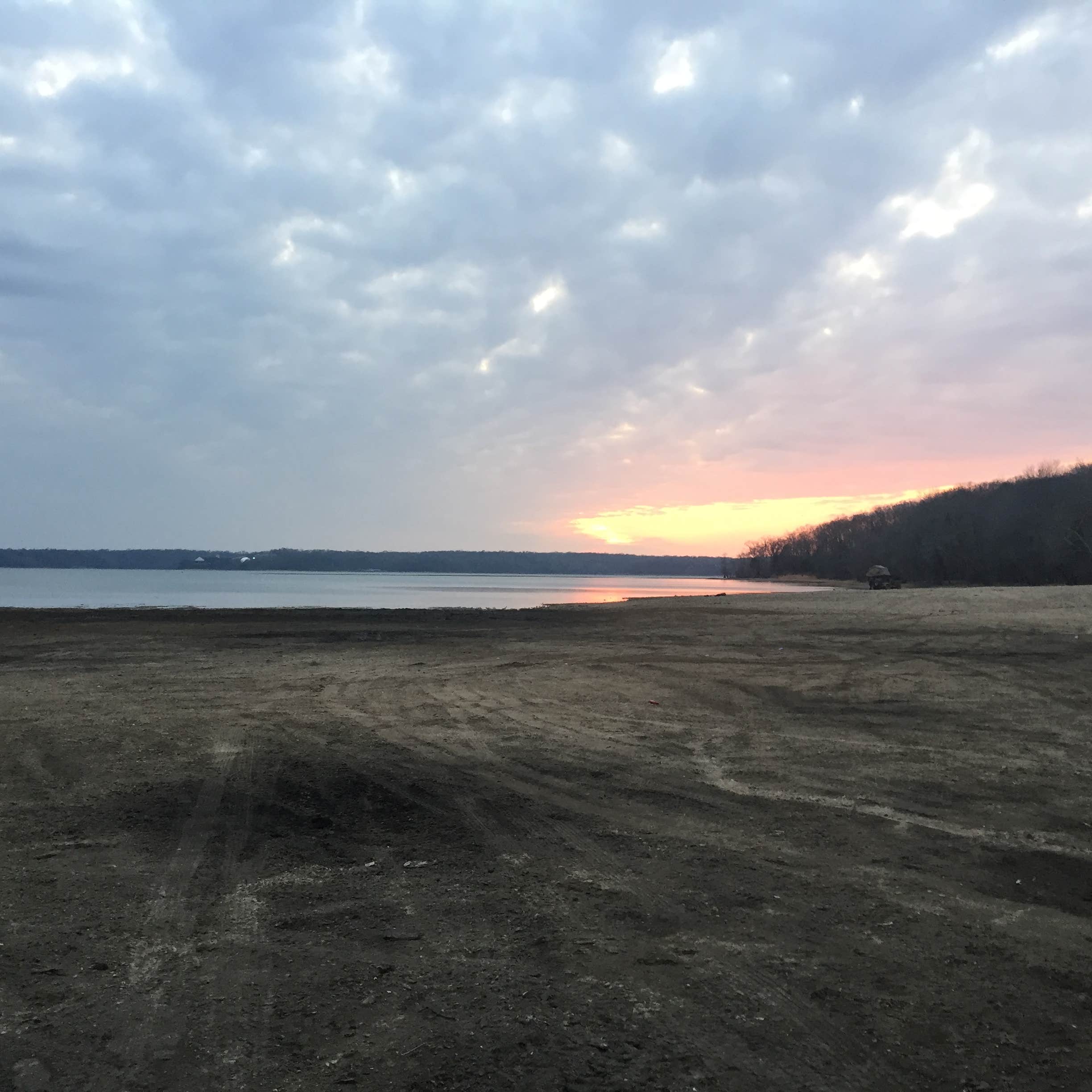 Kentucky Canal: Your Gateway to Lake Barkley Fun