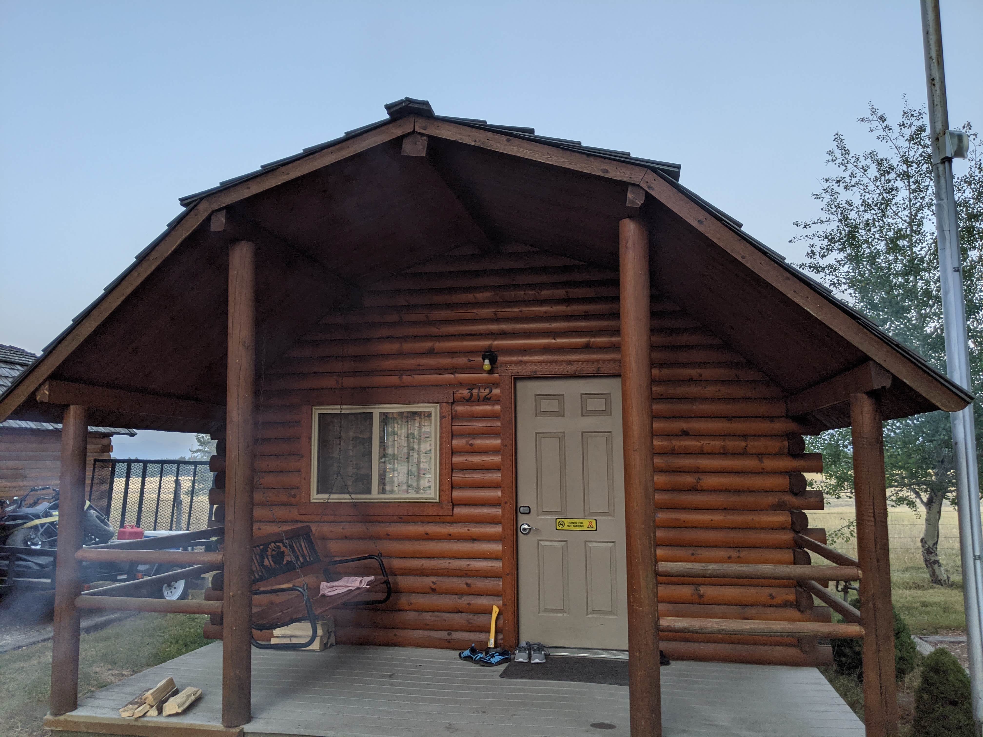 TERRA NOVA CABINS (West Yellowstone) - Campground Reviews, Photos