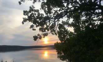 Camping near Greenleaf State Park Campground: Bluff View — Tenkiller State Park, Monroe Lake, Oklahoma