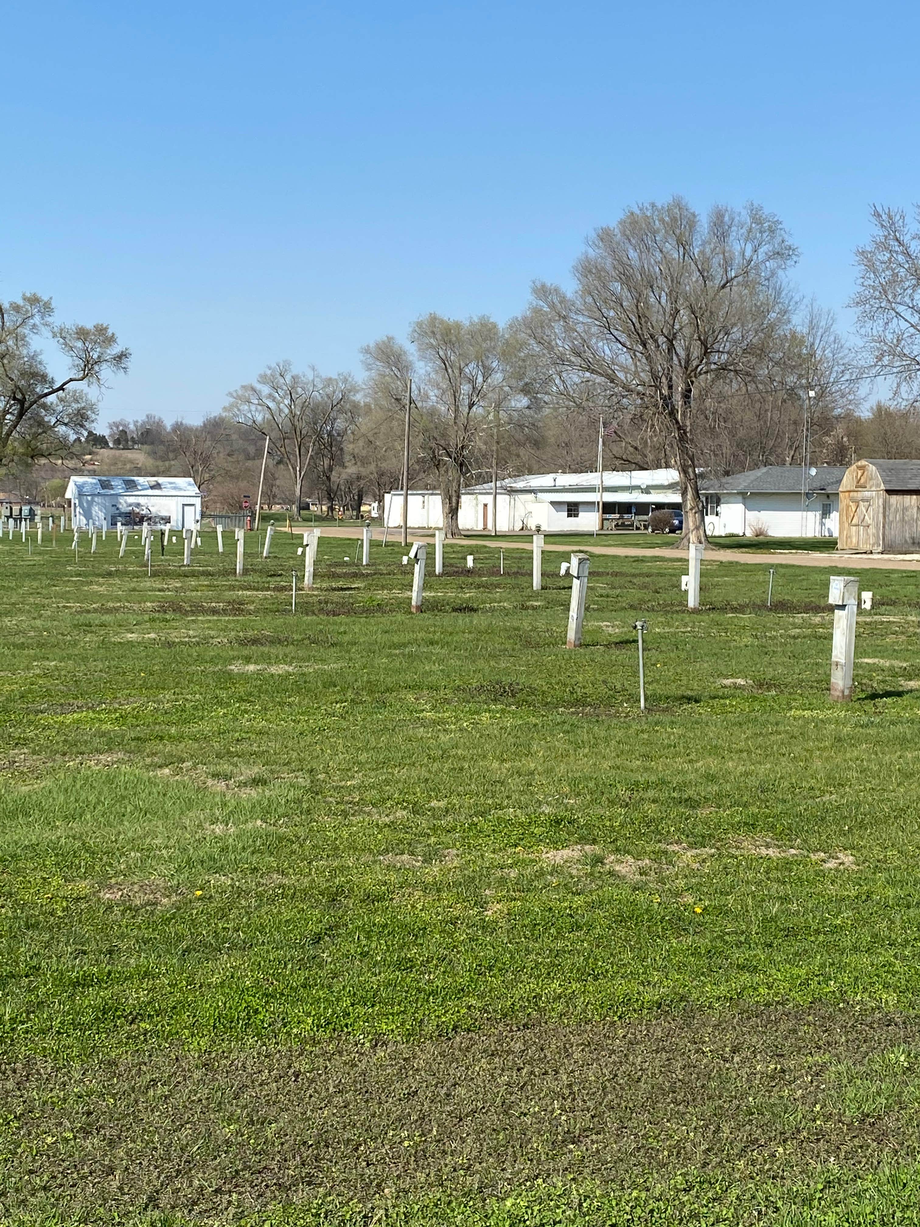 Camping near Cozy C RV Campground, LLC: Great River Road Campground, Clarksville, Illinois