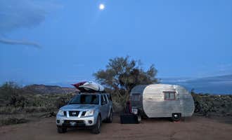 Camping near Oak Flat Campground: Peralta Road Dispersed Camping, Gold Canyon, Arizona