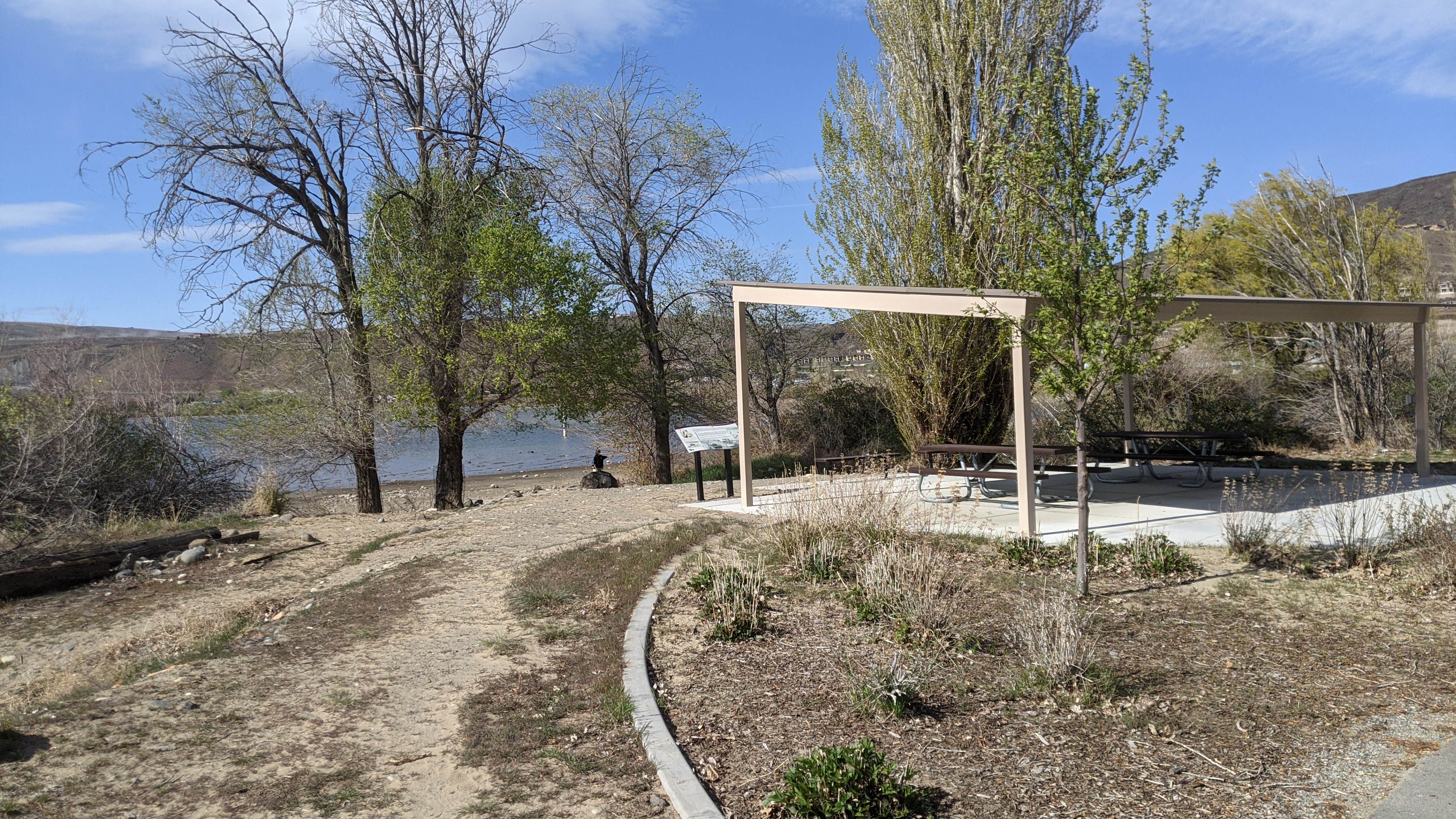 Camping near Burke Lake South: Crescent Bar Campground (Grant PUD Crescent Bar Recreation Area), Quincy, Washington