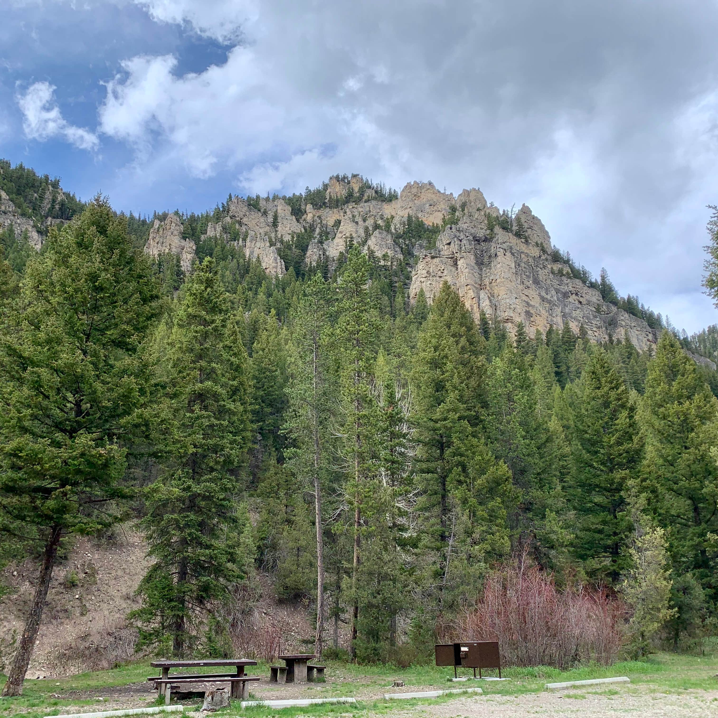 Escape to Serenity: Spire Rock Campground, Montana's Hidden Gem