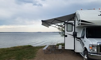Camping near Left Tailrace - Lake Sharpe: West Bend Recreation Area, Pierre, South Dakota
