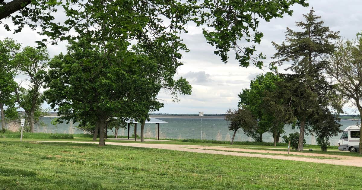 COE Harlan County Lake Hunter Cove Park