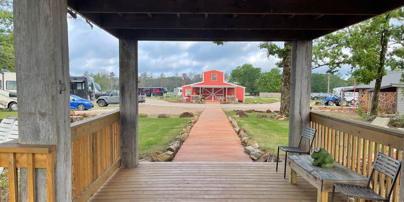 Camper submitted image from Lookout Mountain RV Park