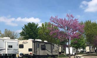 Camping near Golden Wheat Budget Host and RV Park: Owl's Nest Campground, Junction City, Kansas