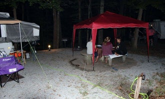 Camping near Parker’s crossroads: Pin Oak Campground — Natchez Trace State Park, Wildersville, Tennessee