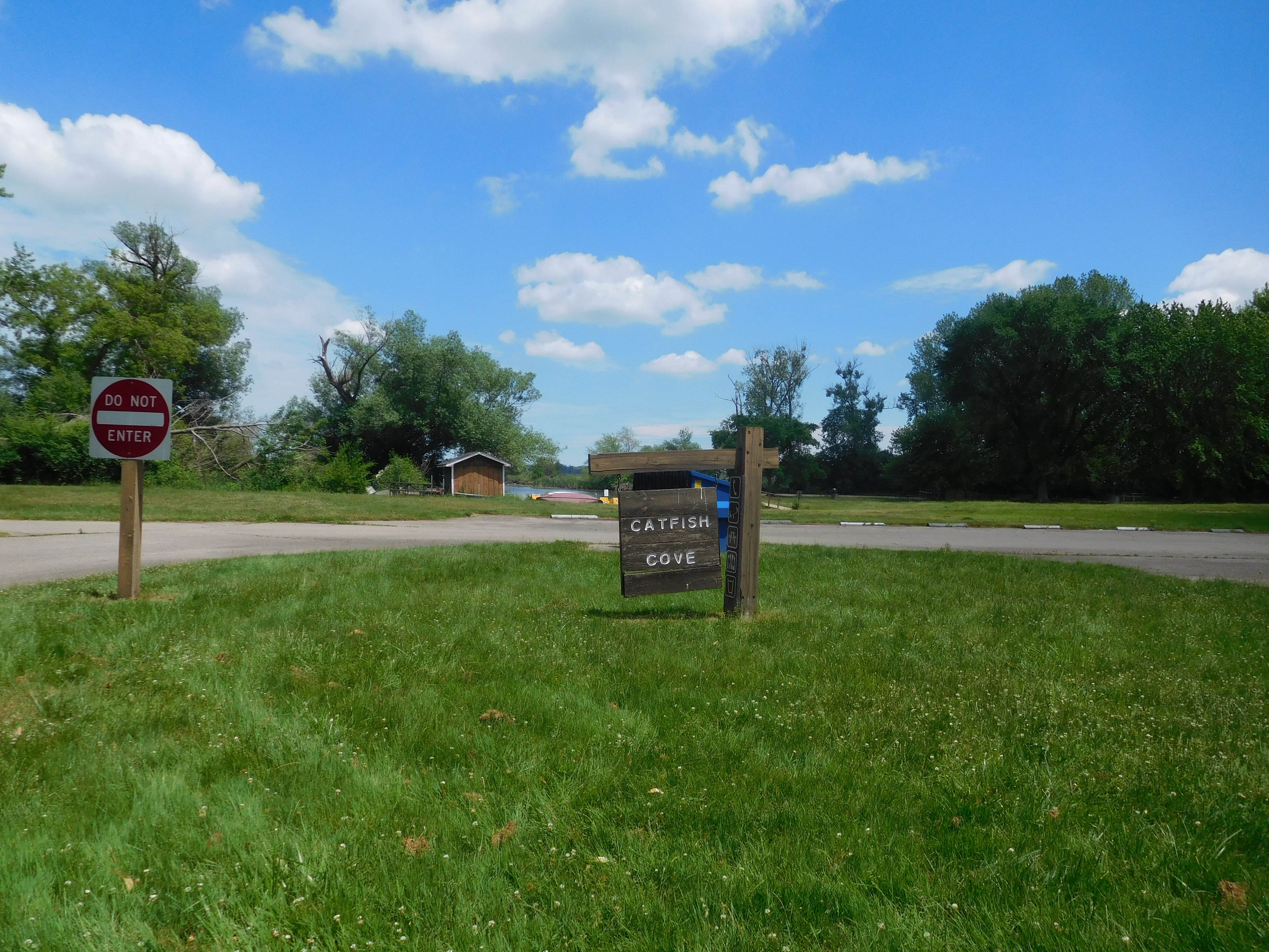 Camping near Prairie View — Chain O' Lakes State Park: Honeysuckle Hollow — Chain O' Lakes State Park, Spring Grove, Illinois