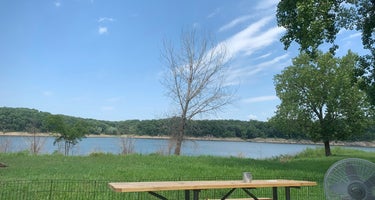 COE Coralville Lake West Overlook Campground