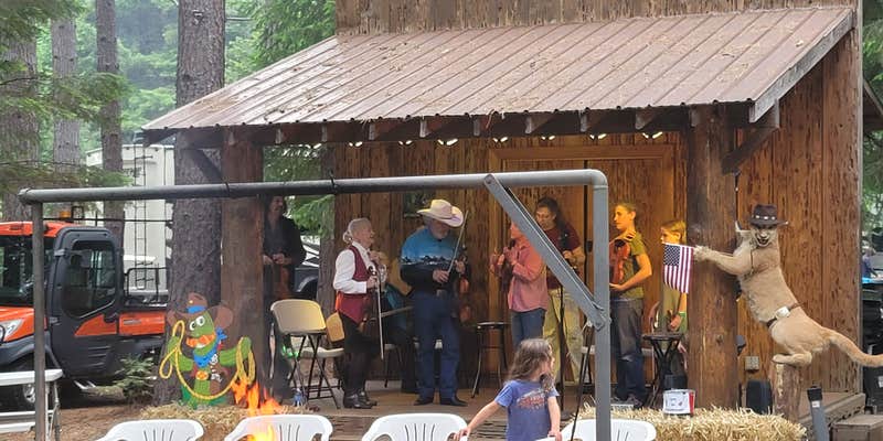 Camper submitted image from Crater Lake RV Park