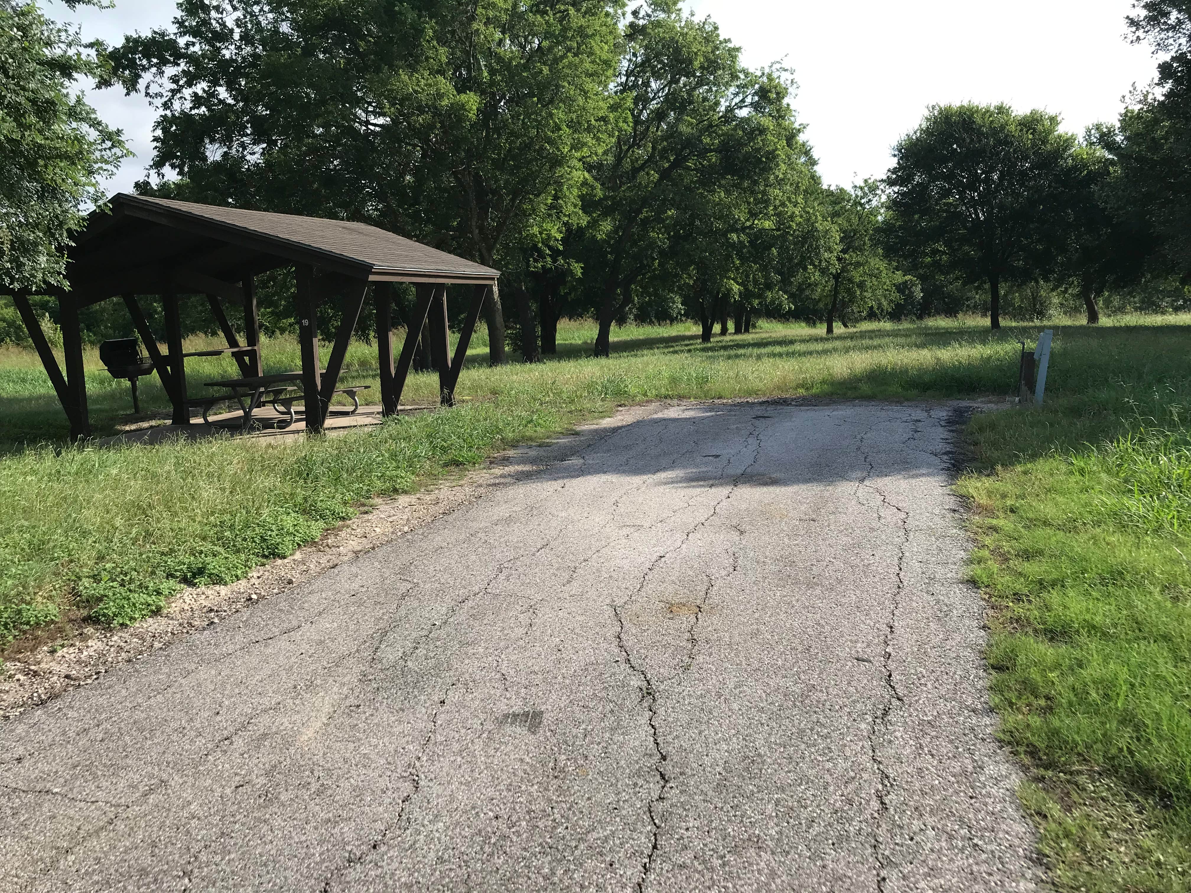 Camping near Tiny Tots Honey Bee Farm: Willis Creek, Granger, Texas