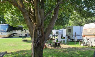 Camping near Cozy Heron Glamping: Four Oaks RV Resort, Four Oaks, North Carolina
