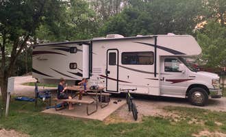 Camping near Kamp Komfort: Hickory Hill Campground, Secor, Illinois