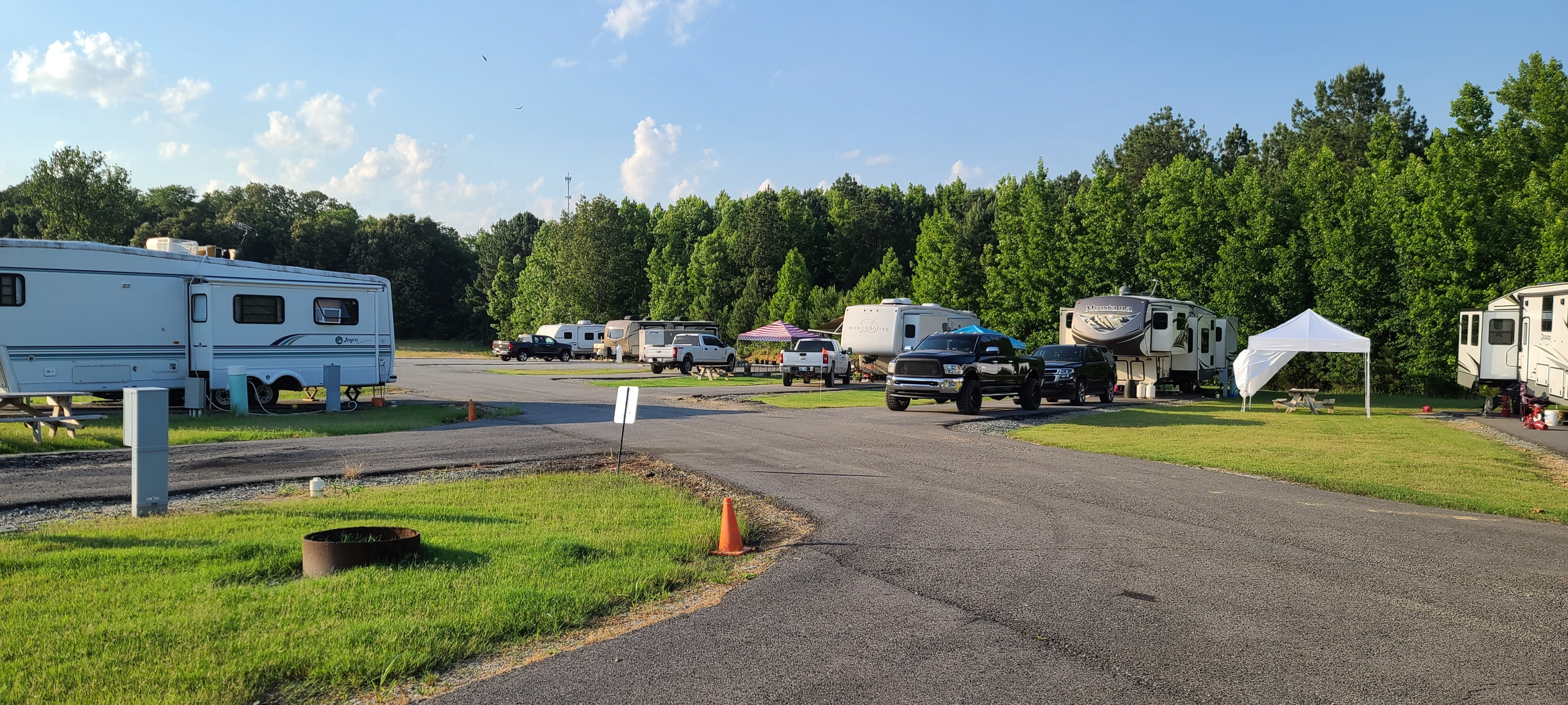 Camper submitted image from Magazine Municipal RV Park - 1