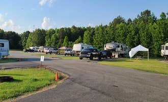 Camping near 3 ponds primitive campsite: Magazine Municipal RV Park, Blue Mountain, Arkansas