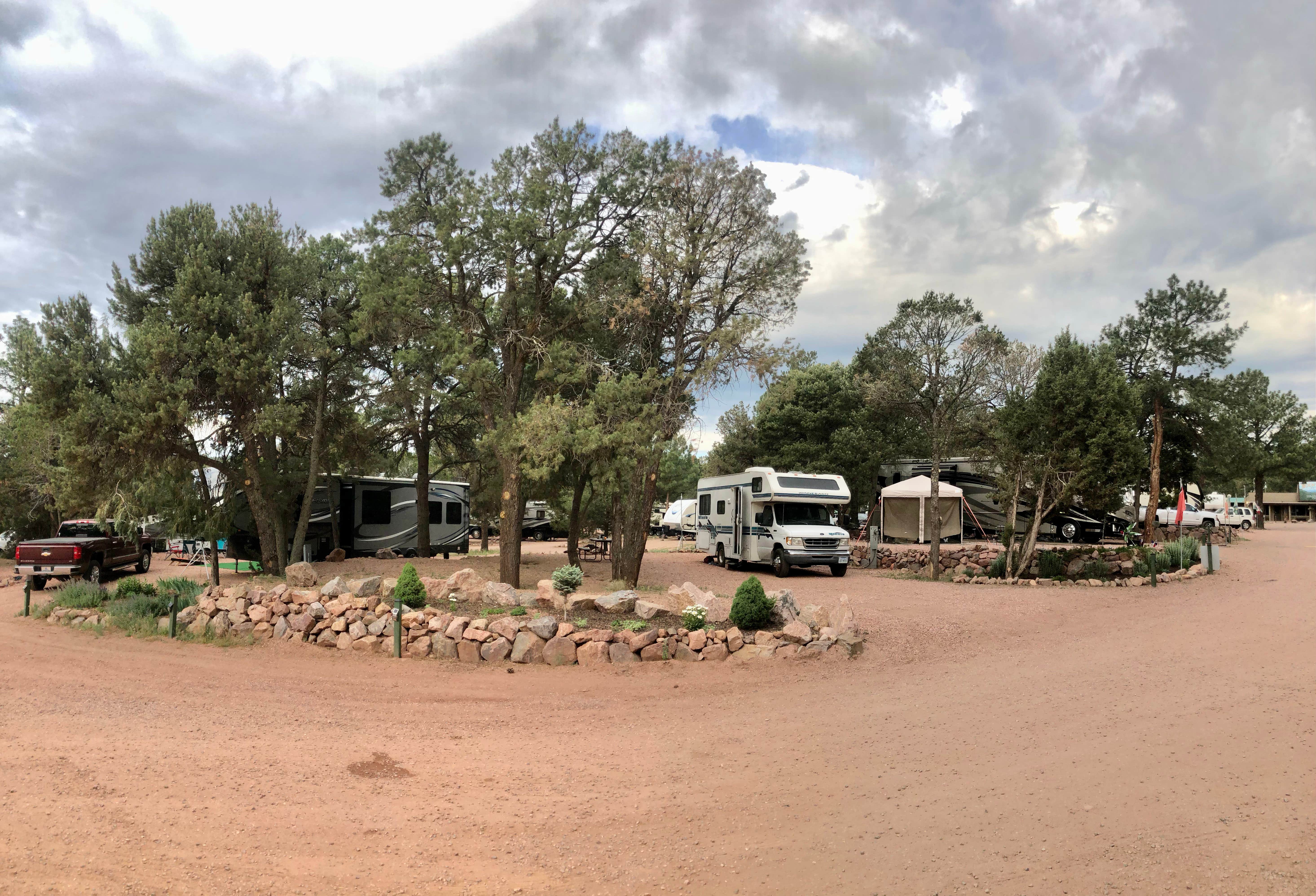Escape to the Mountains: Your Colorado Adventure Awaits at Mountaindale Cabin & RV Resort