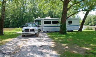 Camping near Wolford's Landing Campground: Little Bear Island Campground, Greenup, Kentucky