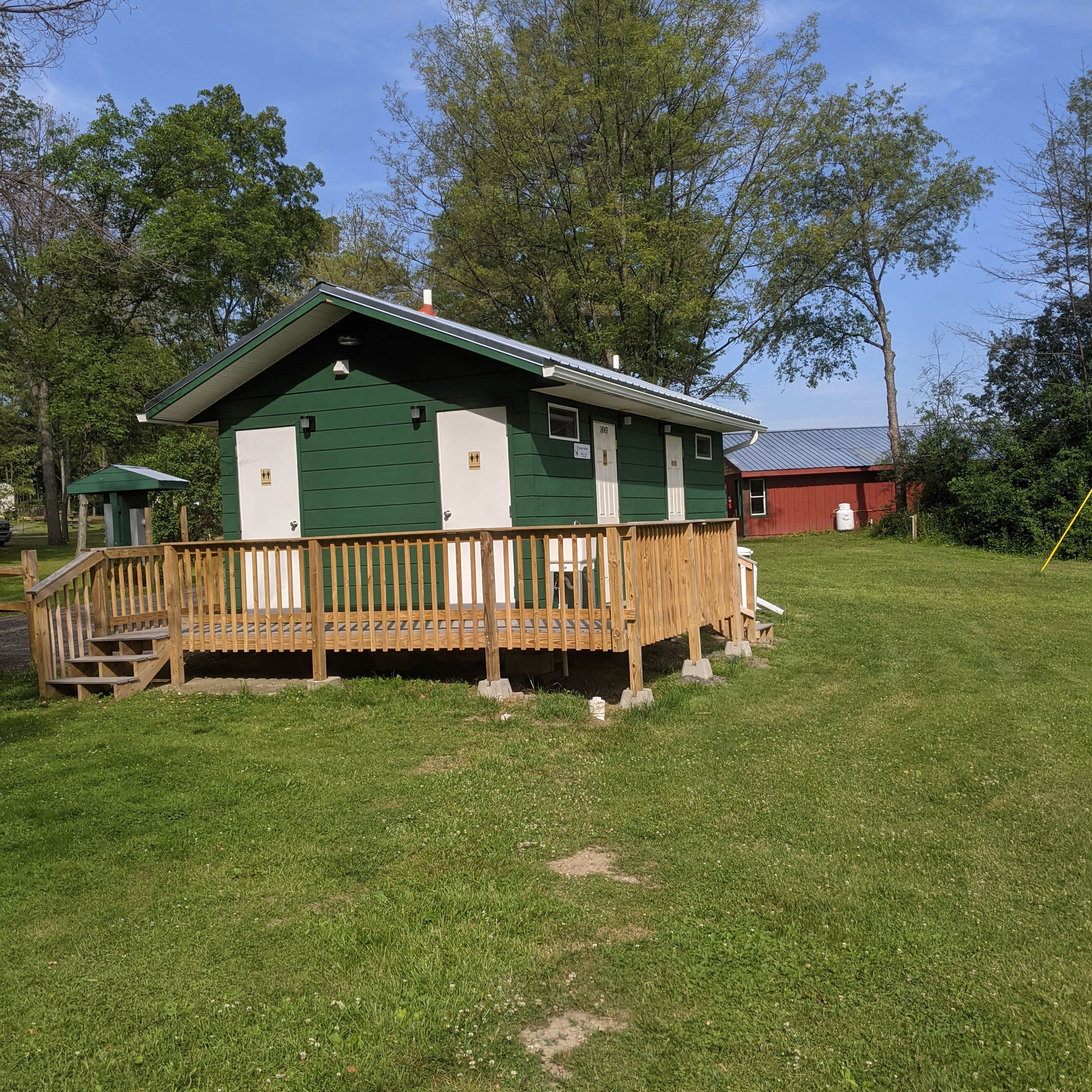 Escape to Iowa's Country Charm: Town & Country Campground