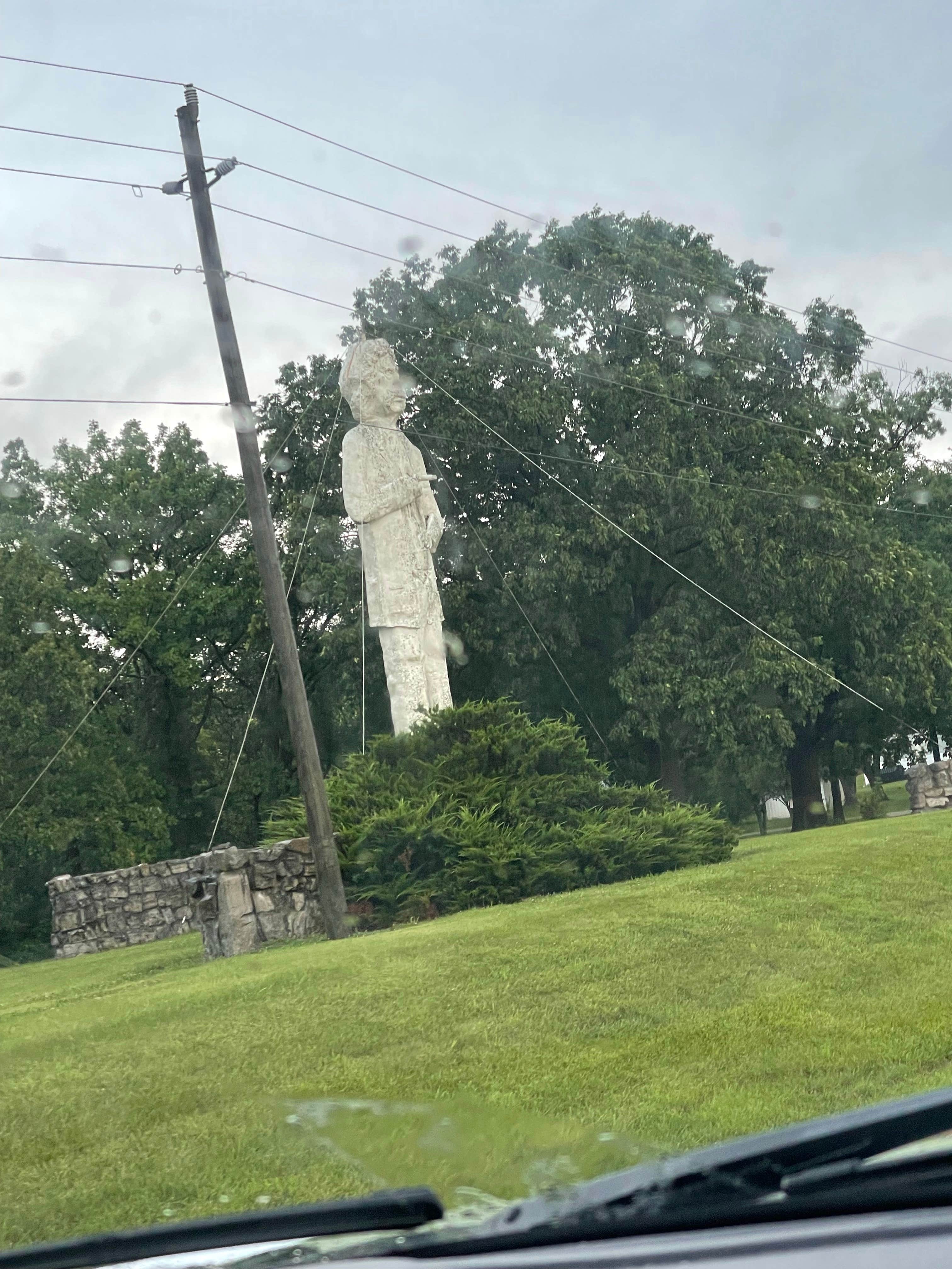 Camping near Cozy C RV Campground, LLC: Woodyz Acres RV Park & Campground, Hannibal, Missouri