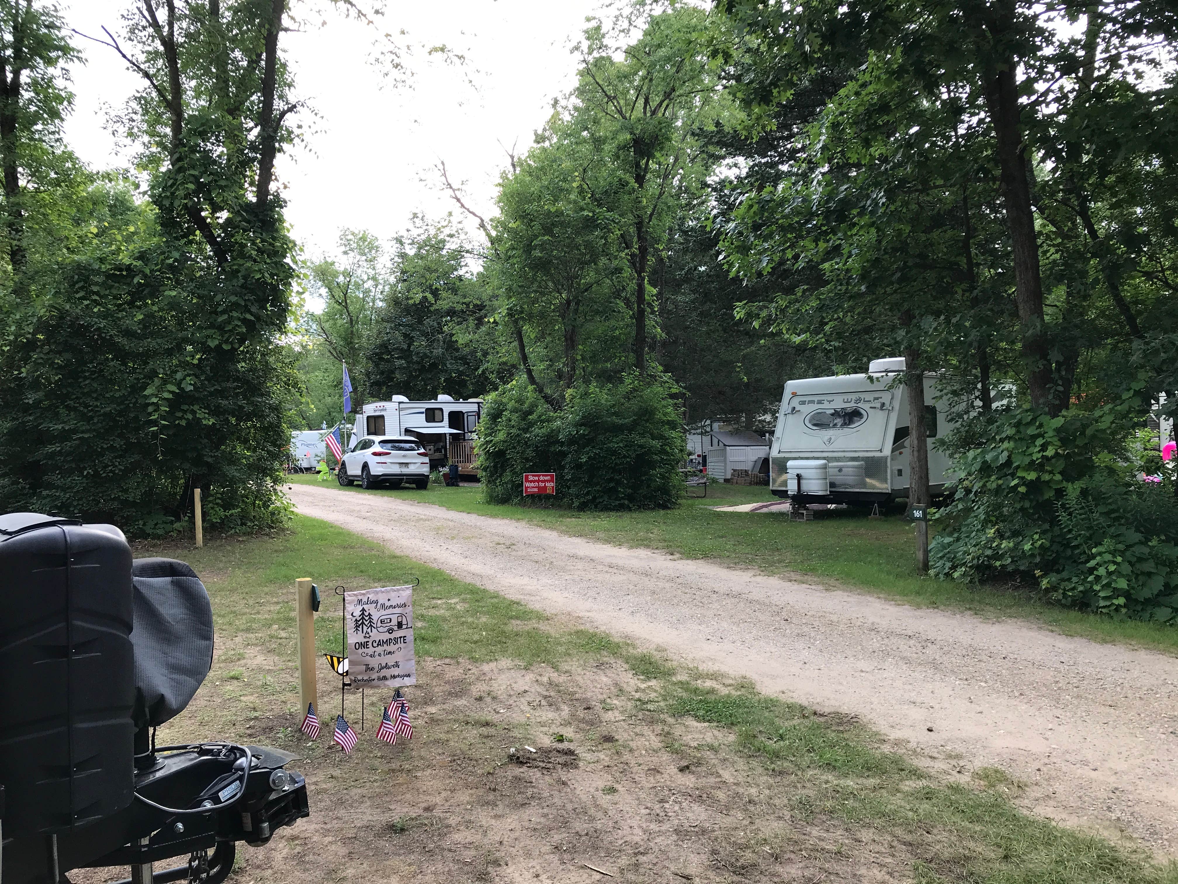 Camping near Sandstone Ridge Campground — Mirror Lake State Park: Dell Boo Campground, Lake Delton, Wisconsin