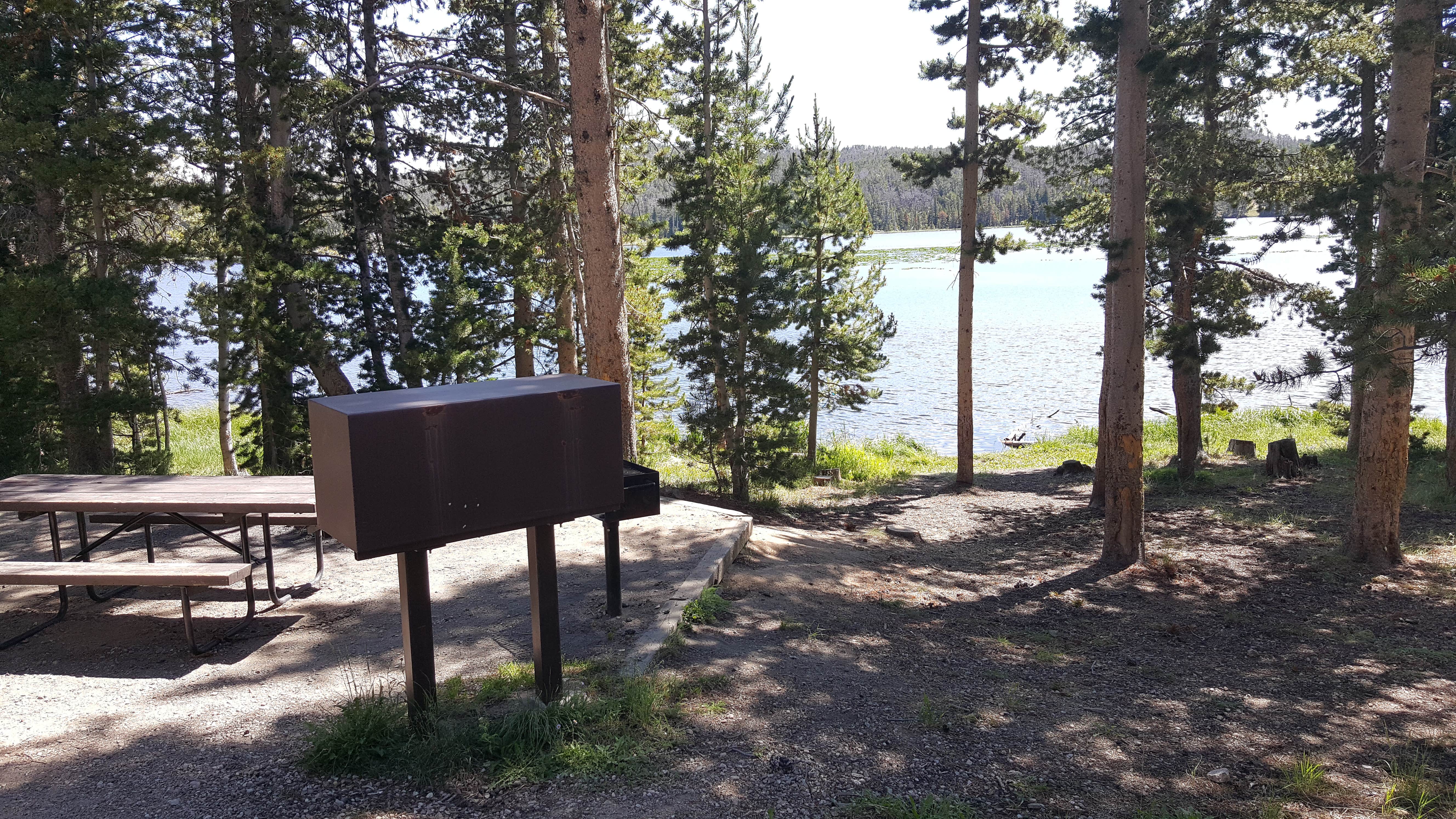 Camping near Blucher Creek Campground: Fiddlers Lake, Lander, Wyoming