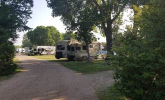 Camping near Oregon Trail Golf Course & Campground: Holiday RV Park, North Platte, Nebraska