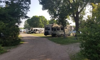 Camping near Sutherland State Rec Area: Holiday RV Park, North Platte, Nebraska