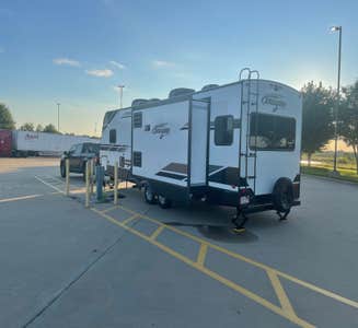 Camper-submitted photo from Four Oaks RV Park