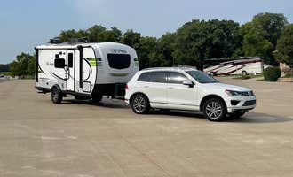 Camping near Perry State Park Campground: Deer Creek Valley RV Park, Topeka, Kansas