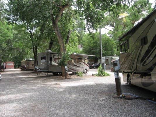 Camper submitted image from Oak Creek Mobilodge - 3