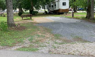 Camping near Buck's Pocket State Park Campground: Little Mountain Marina Resort, Grant, Alabama