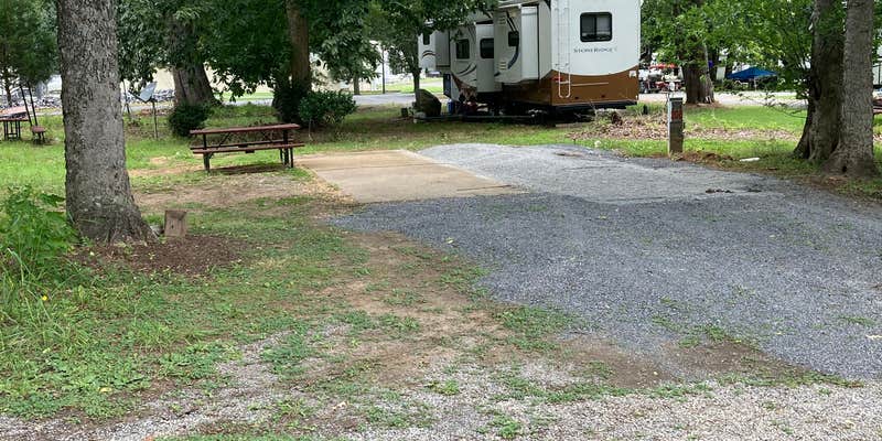 Camper submitted image from Little Mountain Marina Resort