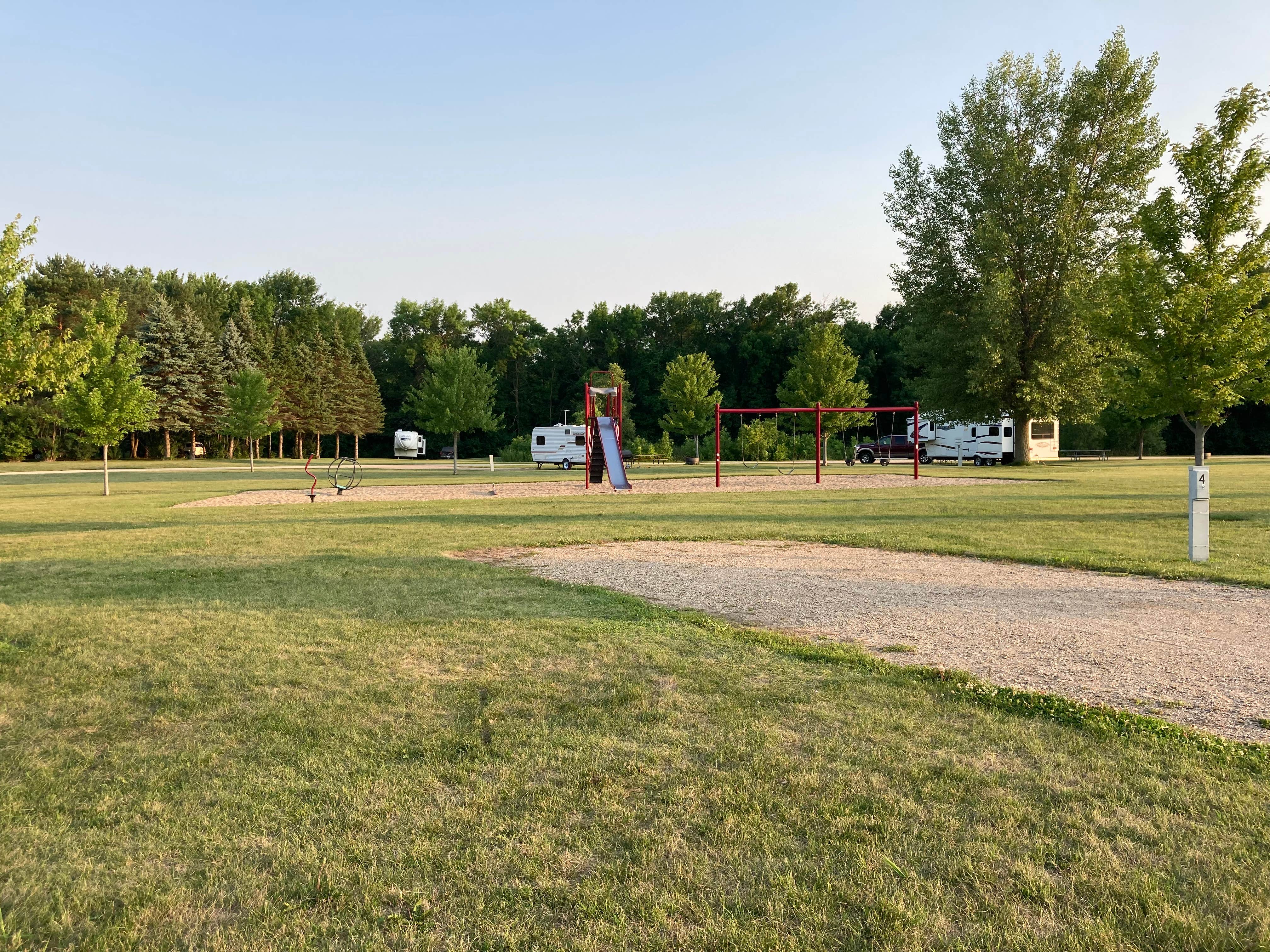 Camping near Sakatah Lake State Park Campground: Lake Washington County Park, Kasota, Minnesota